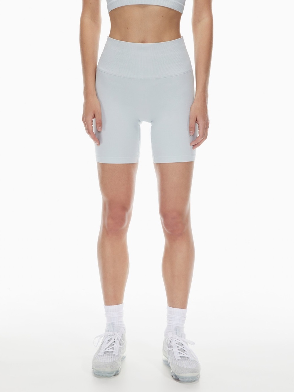 BNWT ARITIZIA TNA ACTION High-Waist Women's Light Gray Biker Shorts 7”